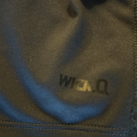 Mountain Hardware NWOT navy with thumbholes - Picture 6 of 9